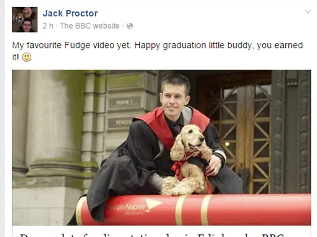 Proctor e seu cão na formatura. (Foto: Reprodução/Facebook)