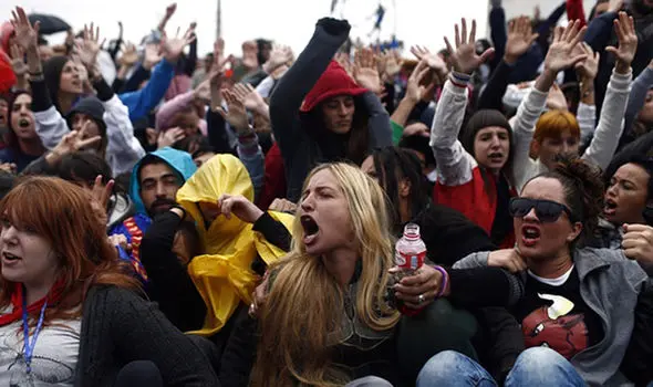 Ativistas desabafam sua ira contra a festa anual. Foto: AP