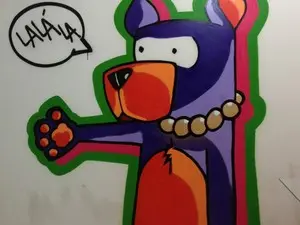 O primeiro grafite do La La La Dog foi feito na casa do grafiteiro (Foto: João Ricardo Vieira Santos/Arquivo Pessoal)