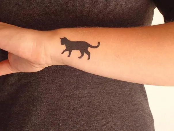 minimalistic-cat-tattoo-21__605