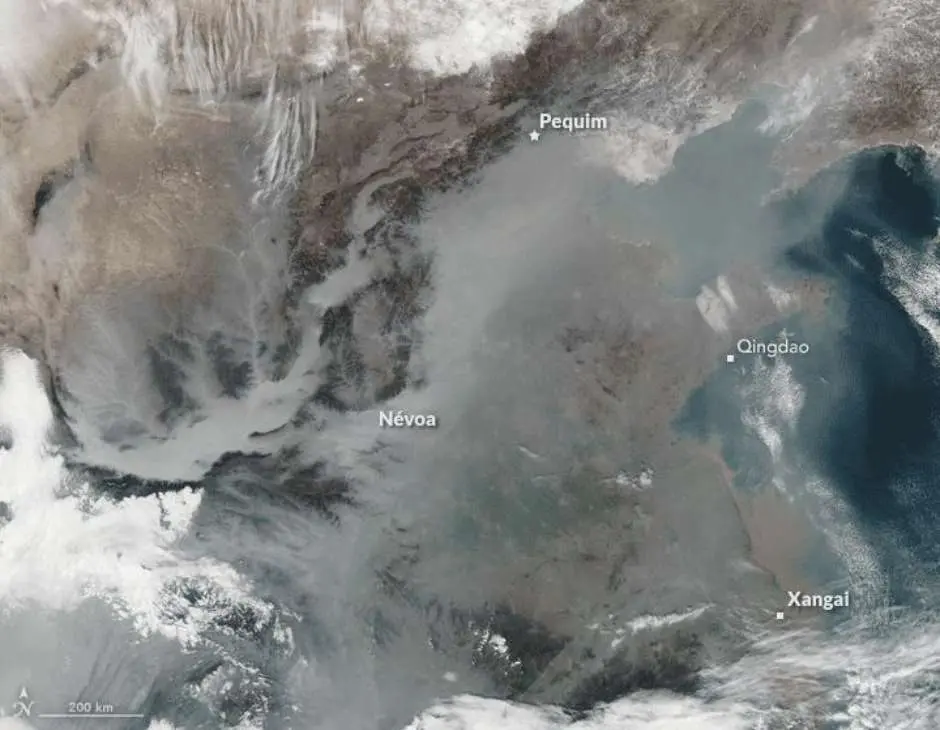 Massa poluição sobre o leste da China.
