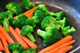 Imagem de brócolis e cenoura