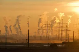 Imagem de fábrica emitindo ar poluído