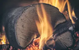 Imagem de madeira queimando